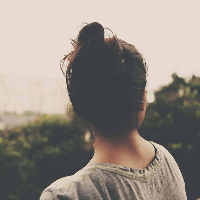 Kvinna bakifrån, social fobi test